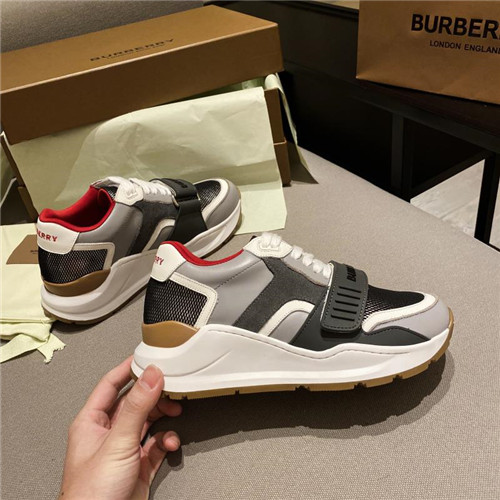 Burberry Shoes-W-028
