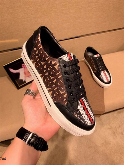 Burberry Shoes-M-167