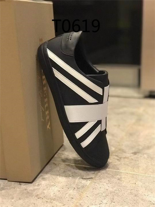 Burberry Shoes-M-017