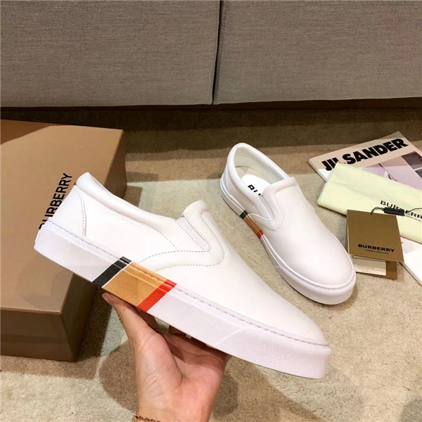 Burberry Shoes-M-289