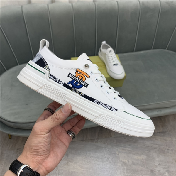 Burberry Shoes-M-309