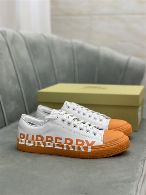 Burberry Shoes-M-314