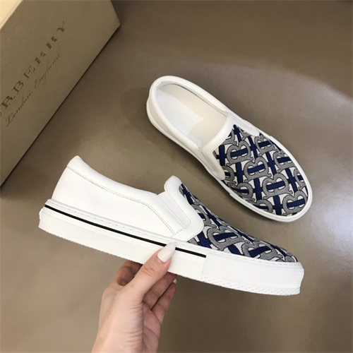 Burberry Shoes-M-319