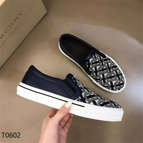 Burberry Shoes-M-364
