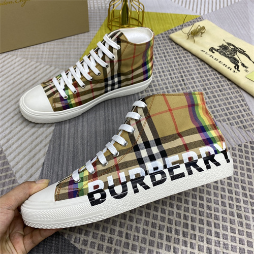 Burberry Shoes-M-385