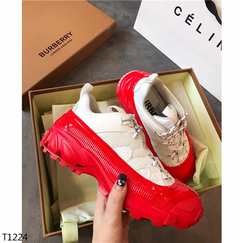 Burberry Shoes-M-042