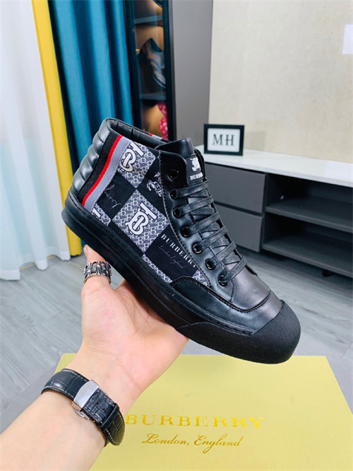 Burberry Shoes-M-441