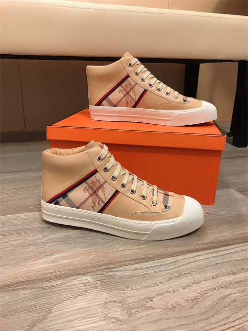Burberry Shoes-M-455