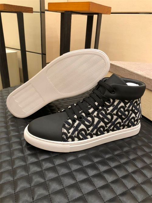 Burberry Shoes-M-473