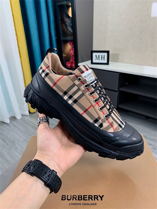 Burberry Shoes-M-488