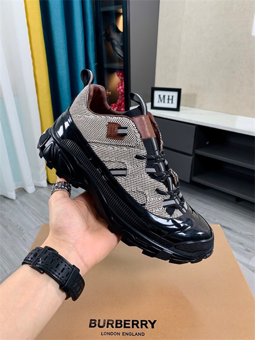 Burberry Shoes-M-494