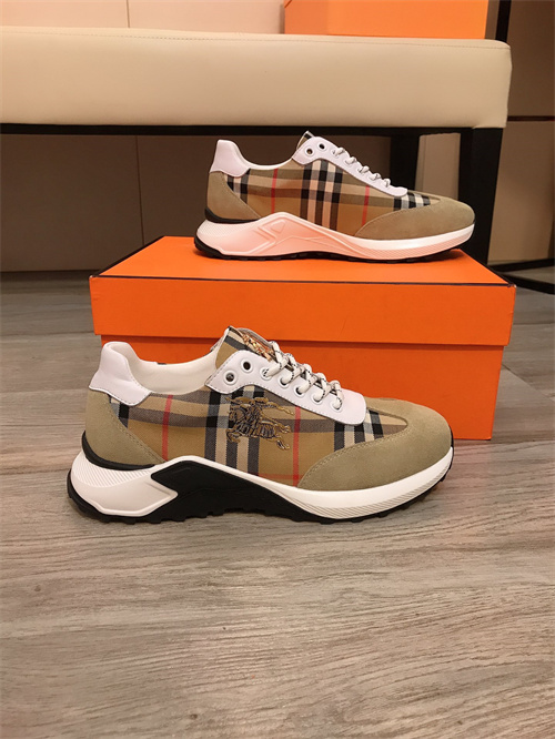Burberry Shoes-M-513