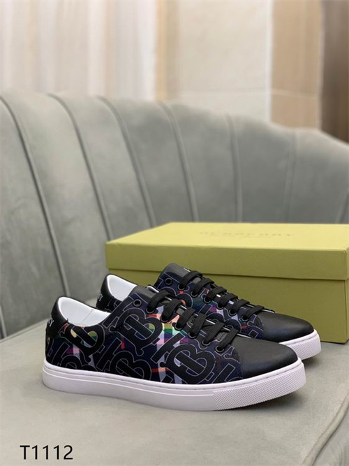 Burberry Shoes-M-543