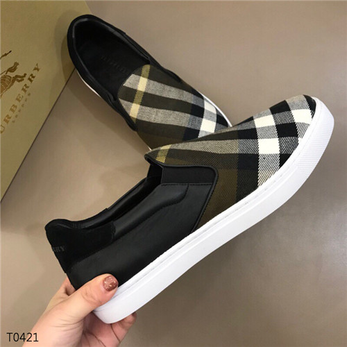 Burberry Shoes-M-057