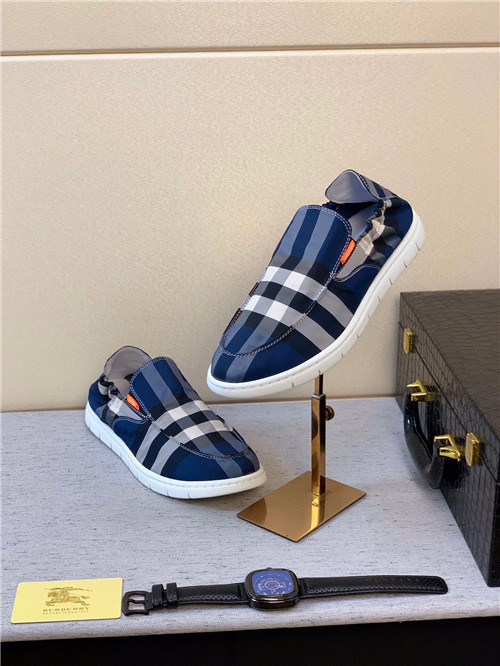 Burberry Shoes-M-061