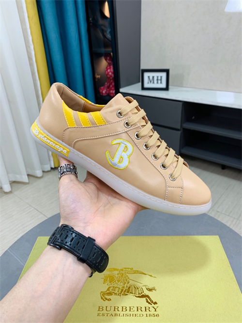 Burberry Shoes-M-650