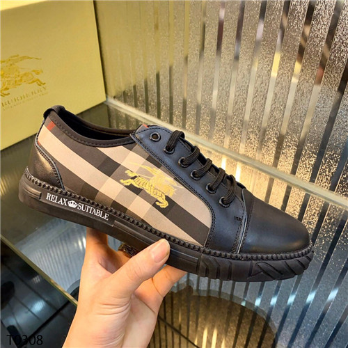 Burberry Shoes-M-070