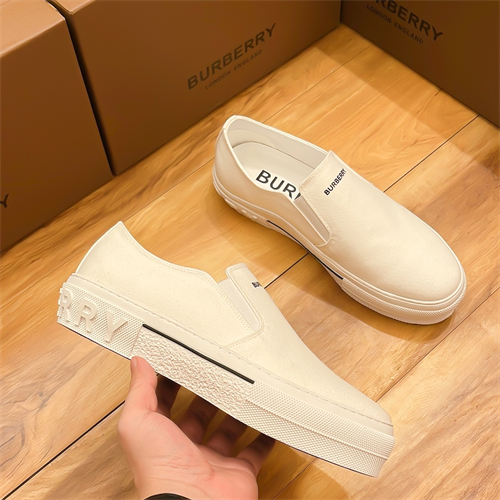 Burberry Shoes-M-715