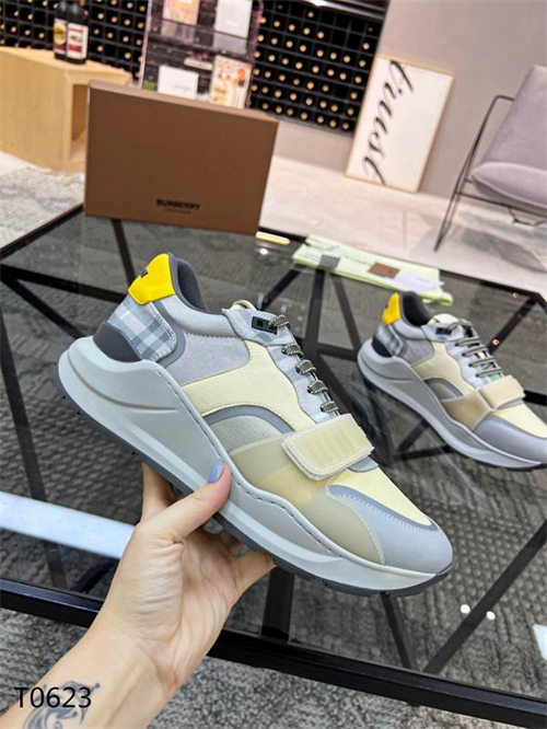 Burberry Shoes-M-721