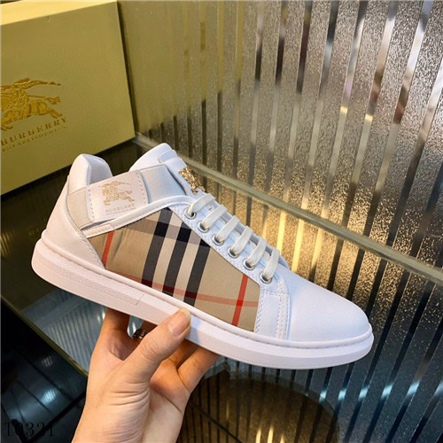 Burberry Shoes-M-073