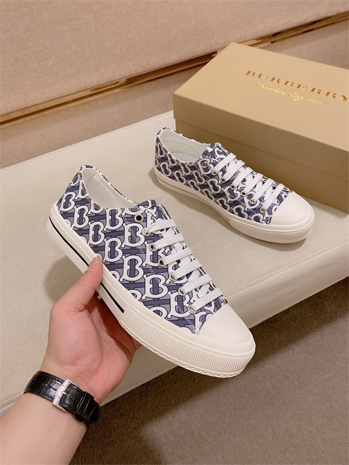 Burberry Shoes-M-729