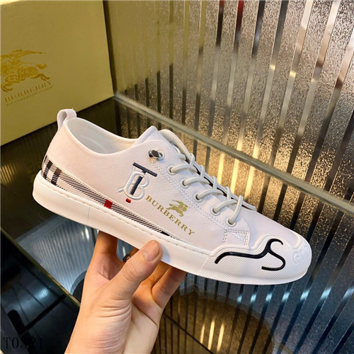 Burberry Shoes-M-075