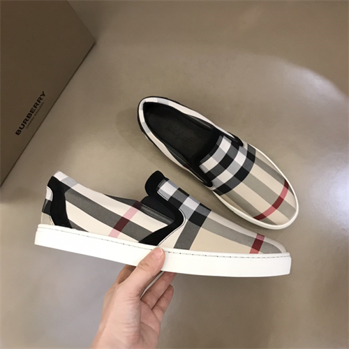 Burberry Shoes-M-782