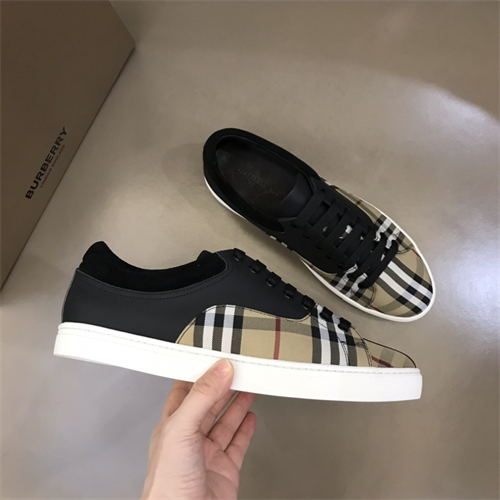Burberry Shoes-M-786