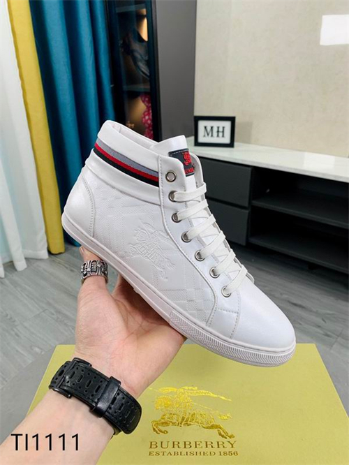 Burberry Shoes-M-813