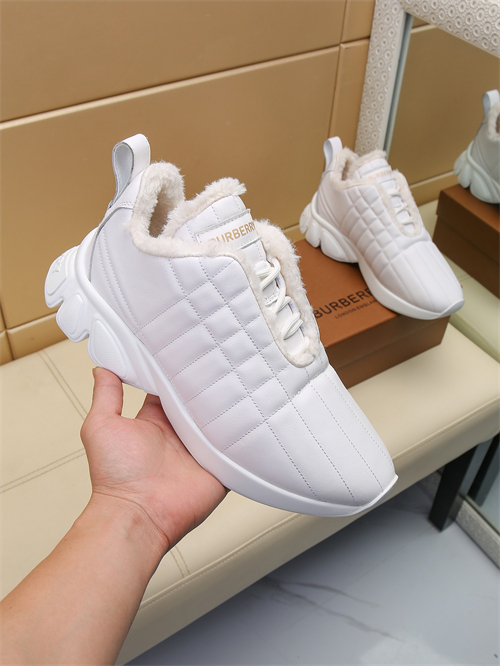 Burberry Shoes-M-817