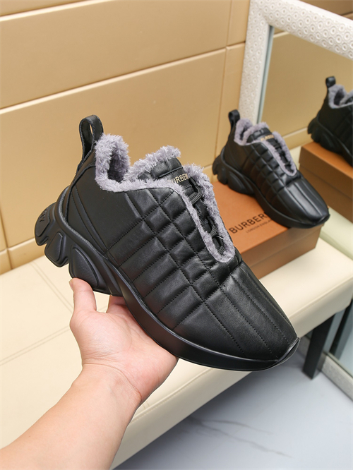 Burberry Shoes-M-818