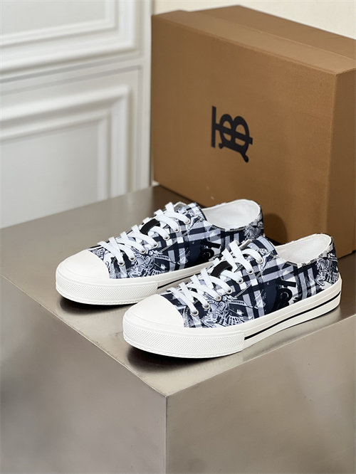 Burberry Shoes-M-831