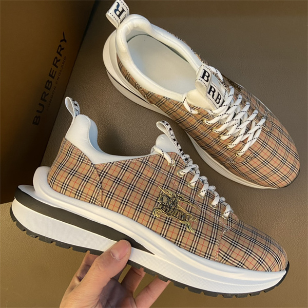 Burberry Shoes-M-843