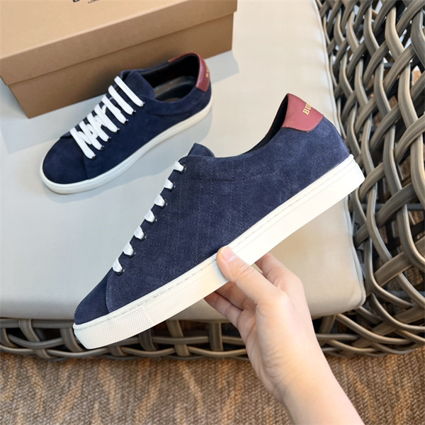 Burberry Shoes-M-854