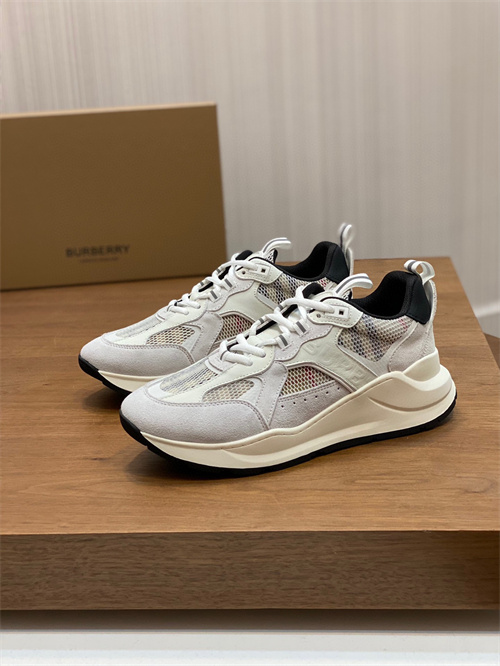 Burberry Shoes-M-0877