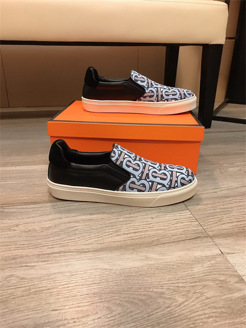 Burberry Shoes-M-0917
