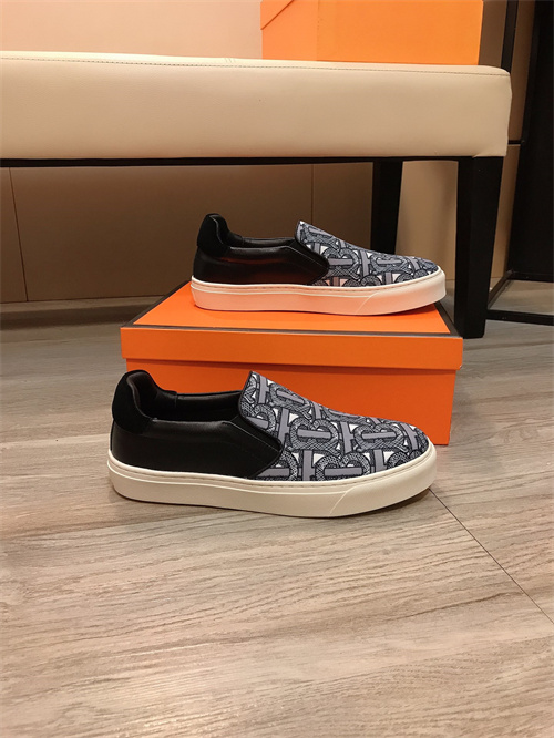 Burberry Shoes-M-0918