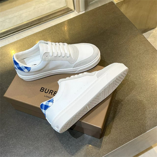 Burberry Shoes-M-0934