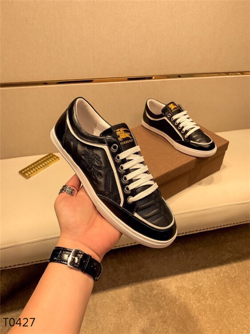 Burberry Shoes-M-097