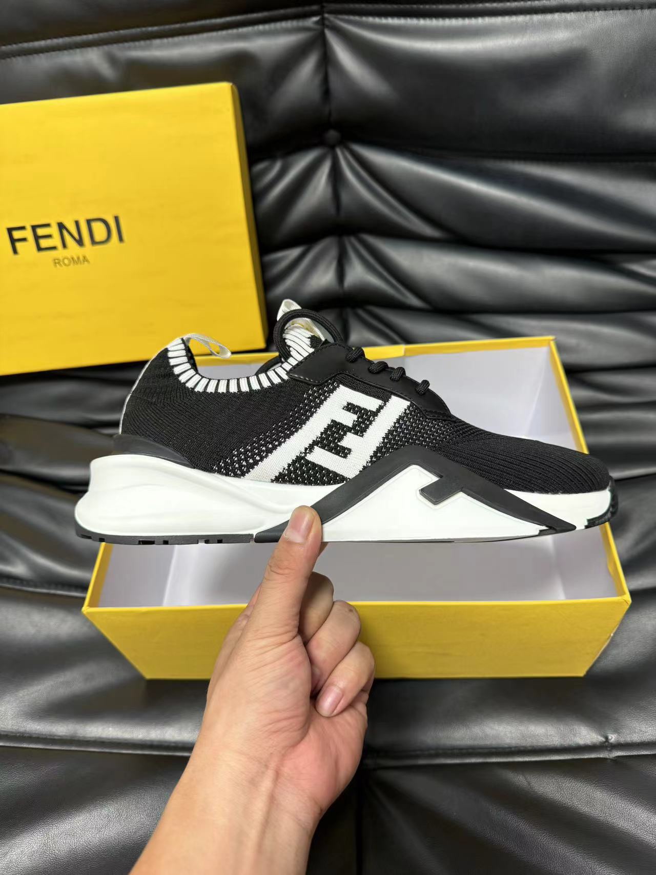 Fendi Shoes-M-0964