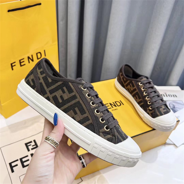 Fendi Shoes-M-0582