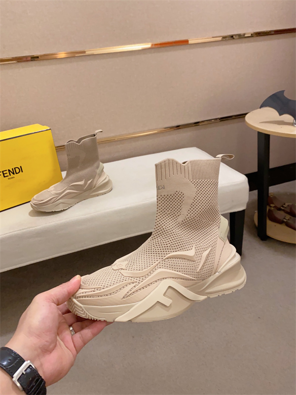 Fendi Shoes-M-0825