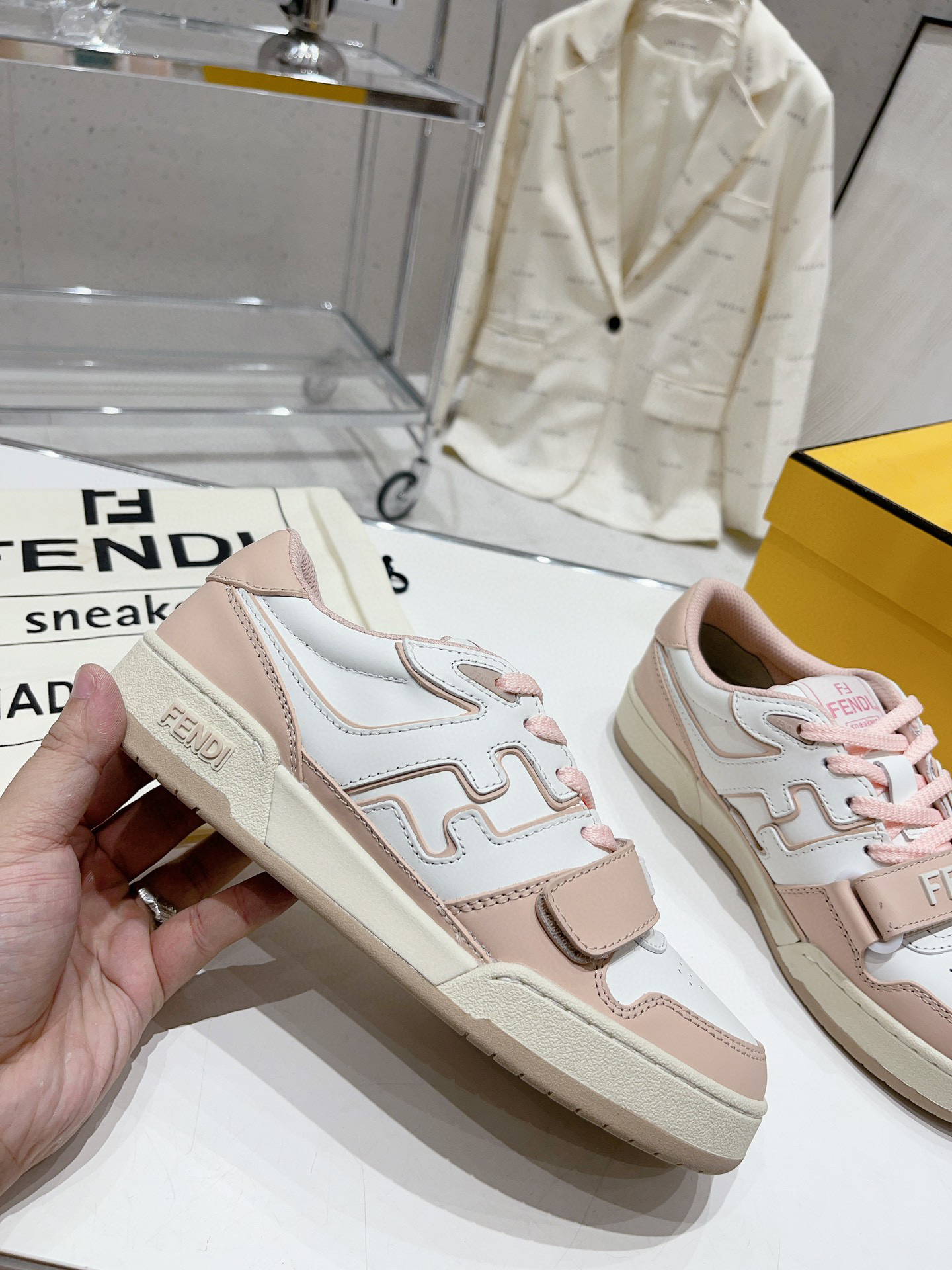 Fendi Shoes-M-1033