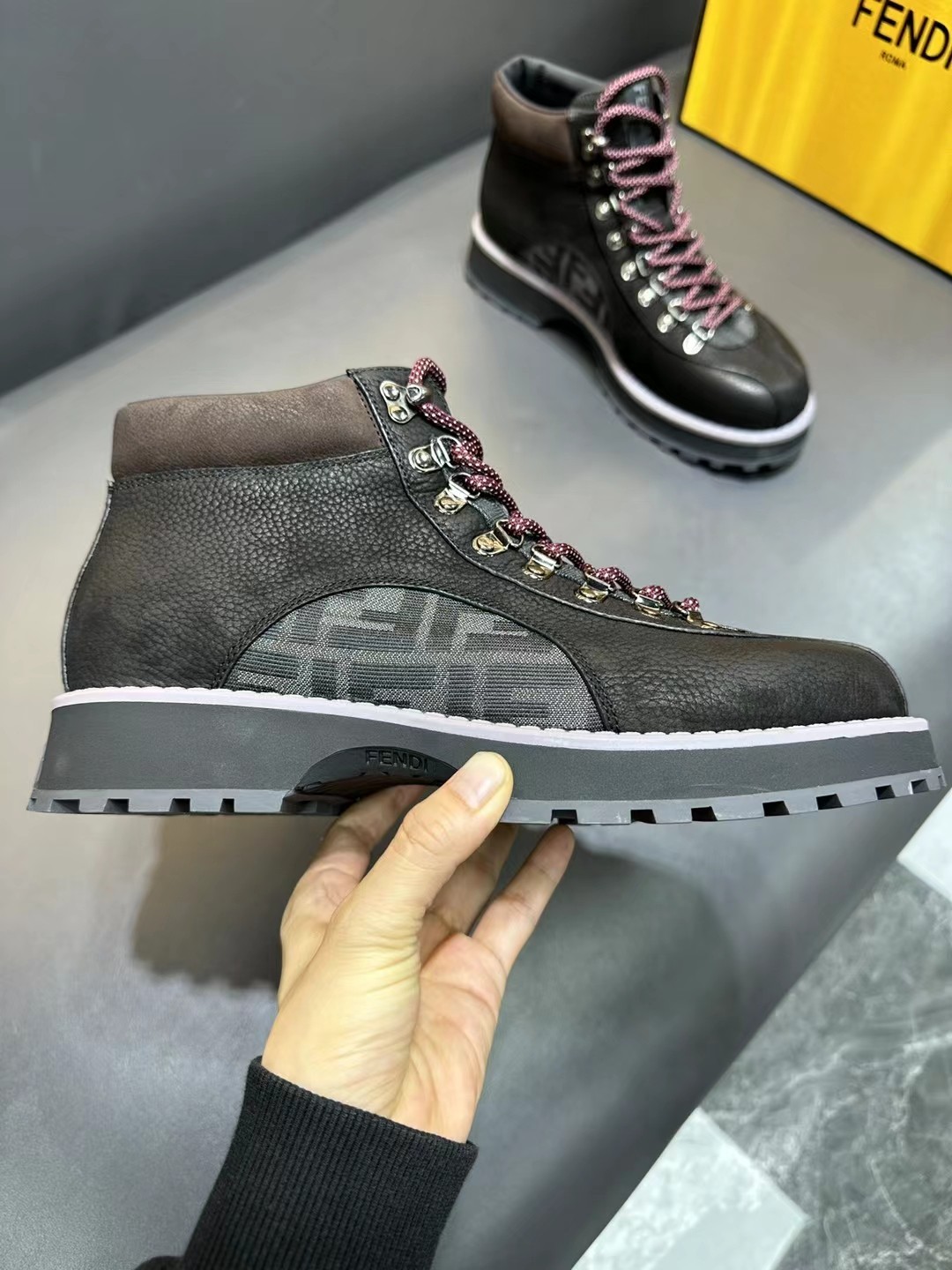 Fendi Shoes-M-0838
