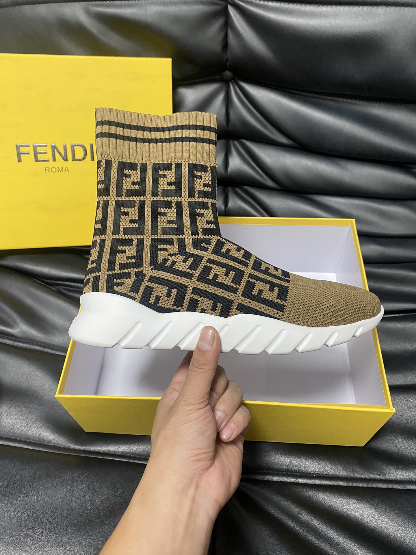 Fendi Shoes-M-0851
