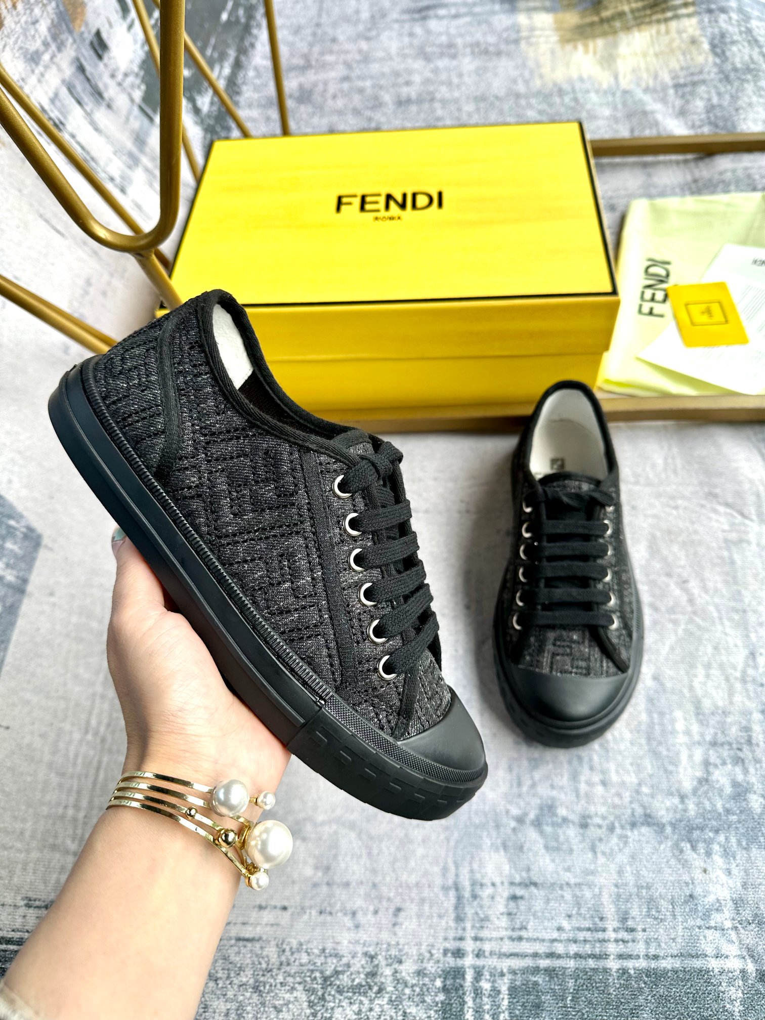 Fendi Shoes-M-0876