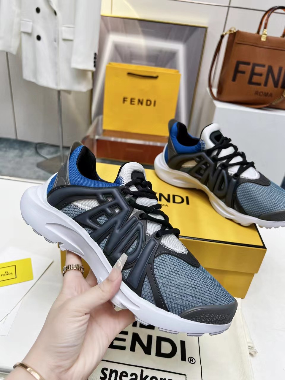 Fendi Shoes-M-0942