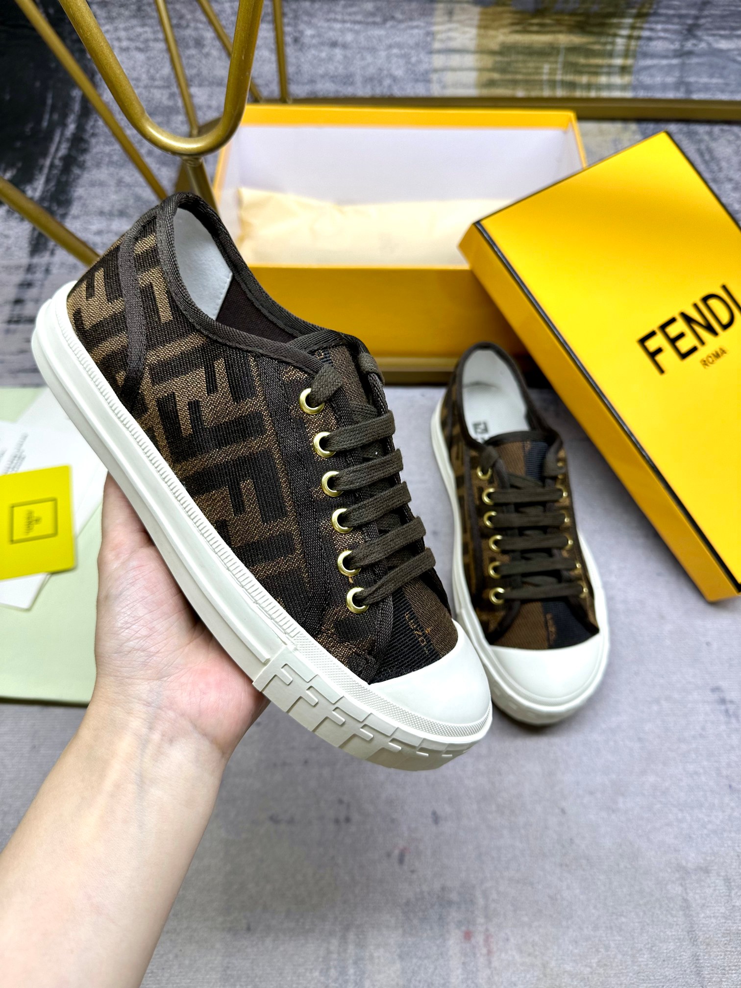Fendi Shoes-M-0953
