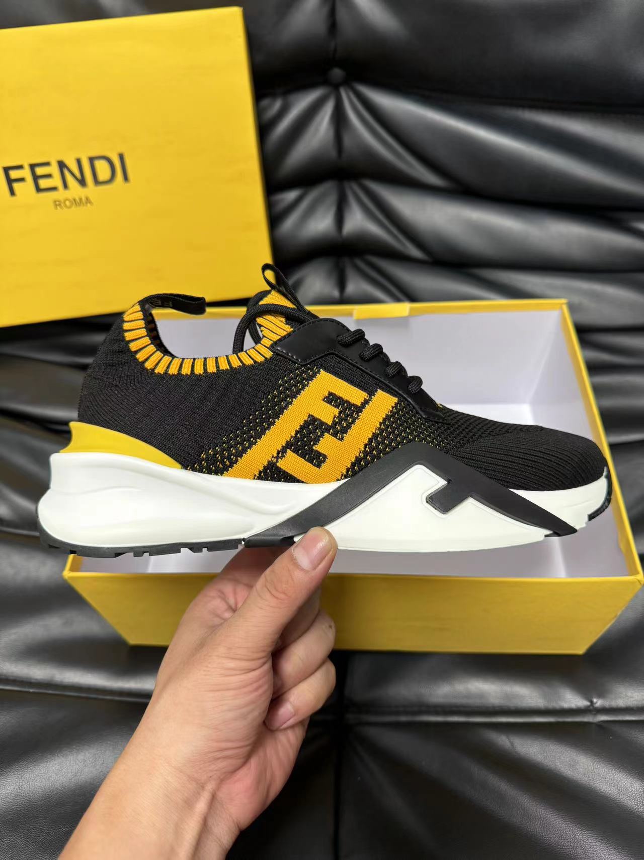 Fendi Shoes-M-0962