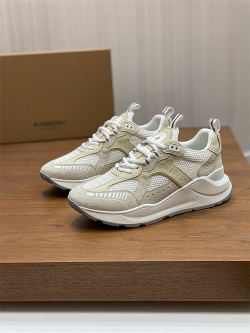 Burberry Shoes-M-870